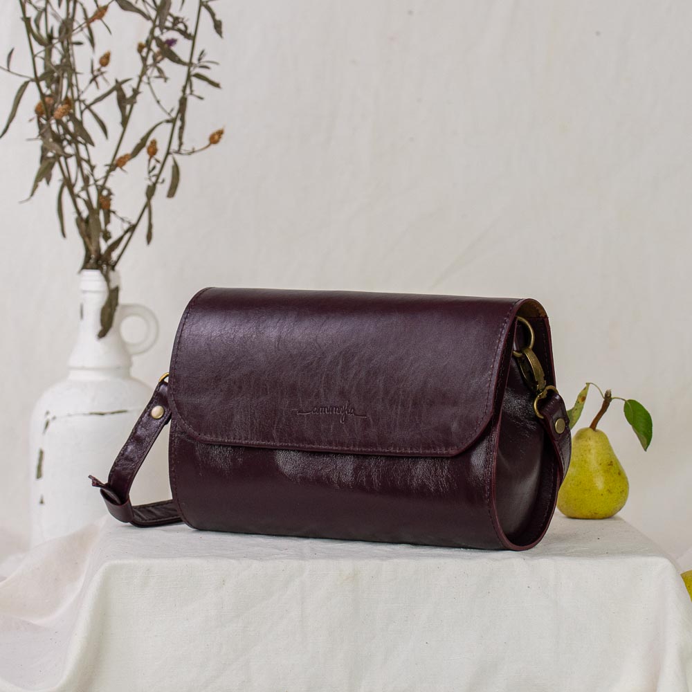 Kožená crossbody kabelka Lalisa — Ammyla
